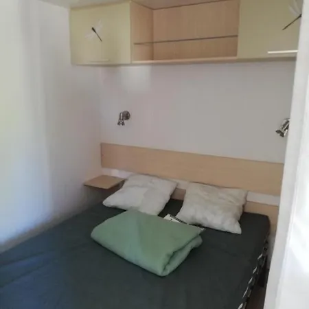 Campsite Mobil 4-5 Personnes La Nouvelle *